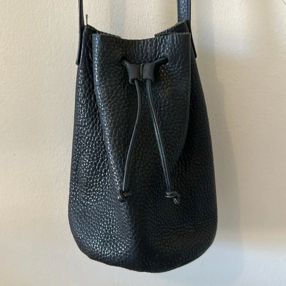 BAGGU Black Leather Bucket Bag - Crossbody - Picture 3 of 9